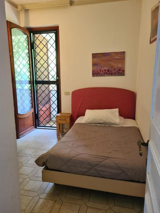 La Casa Di Nataly Bed & Breakfast Fregenae Bagian luar foto